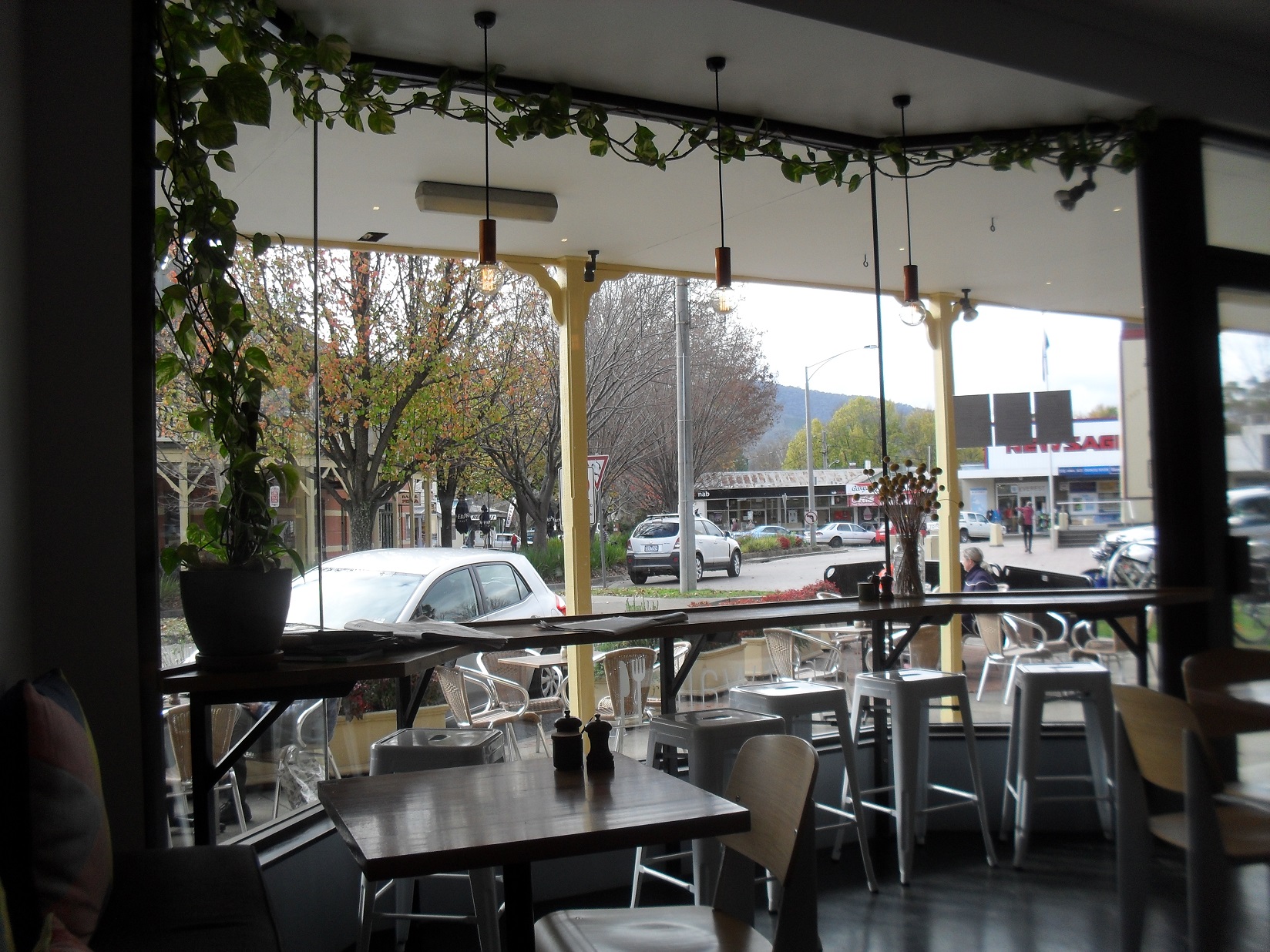 Bright Cherry Walk Cafe 01