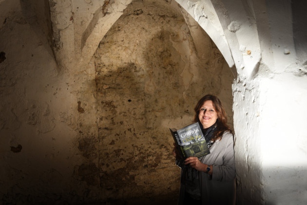 Elly Griffiths UK Author